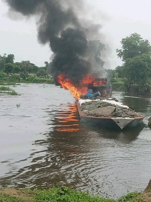 Jonglei boat fires left 4 dead, tons of food lost