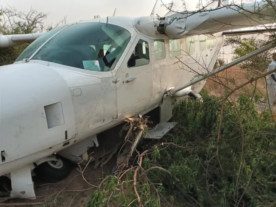 Plane missed runway and crashes into bush in Bor