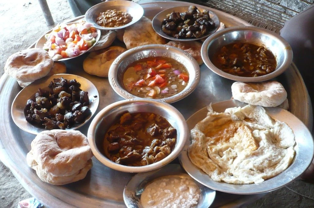 3 Kuajok restaurants fined for serving leftovers