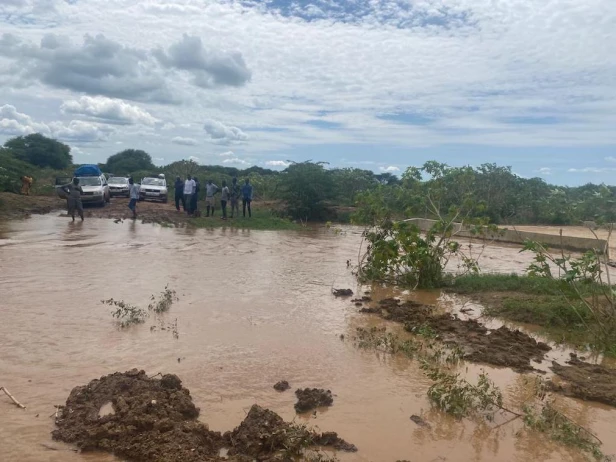 Passengers stuck at the South Sudan-Kenya border in Nadapal - The Radio ...