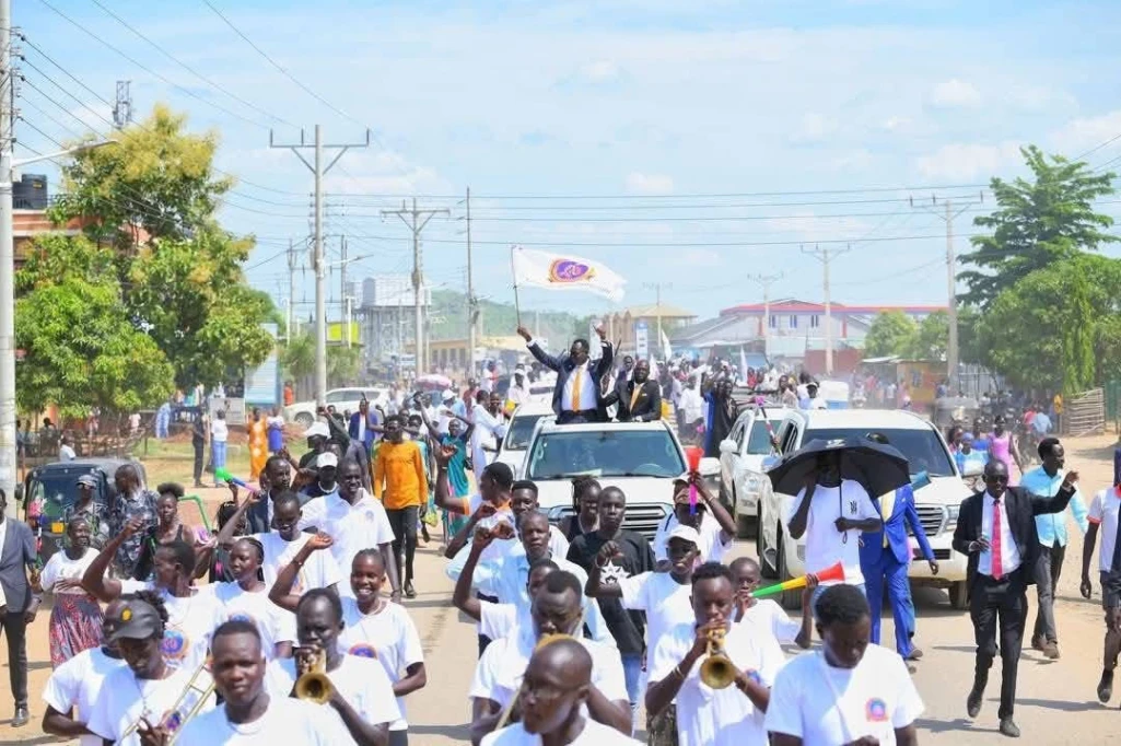 Deng junior wins TEYA leadership