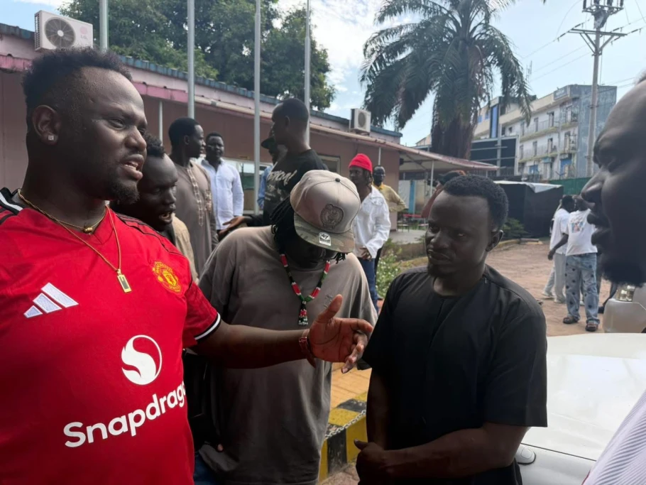 Artists call for dialogue with security following John Frog’s incident