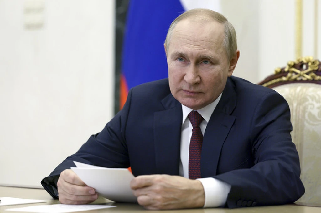 Putin gives final approval to Ukraine annexation plan despite retreats