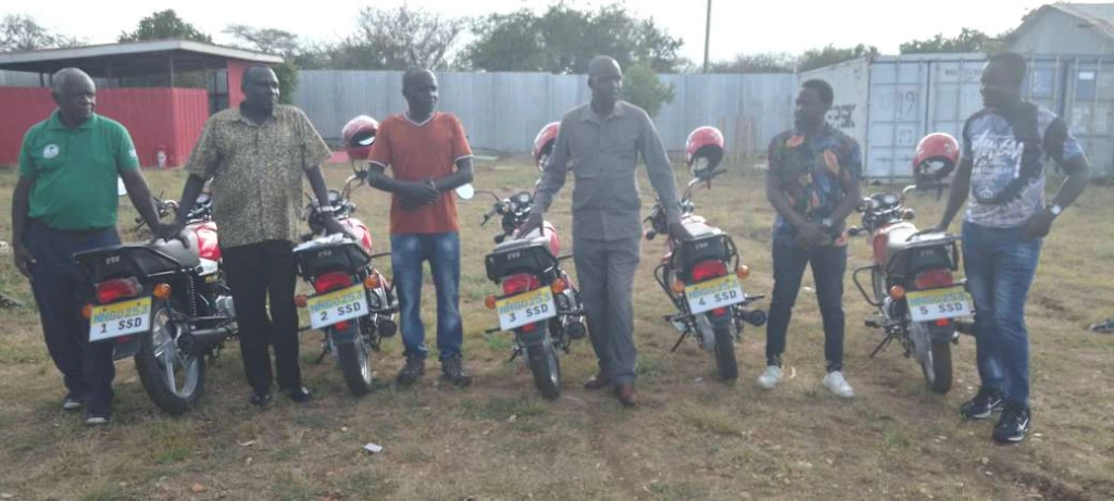 Gelweng peace mobilizers receive new motorbikes in Lakes