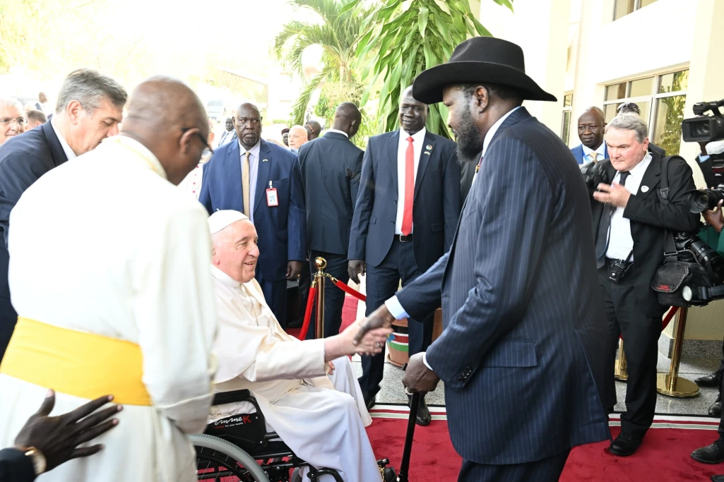 President  Kiir welcome Pope at Presidential Palace in Juba